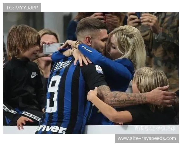 巴黎德比看台现创意横幅，讽刺同城对手引热议