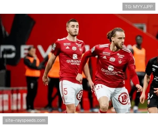 布雷斯特对阵斯特拉斯堡，两队中游位置无欲无求或上演开放对攻